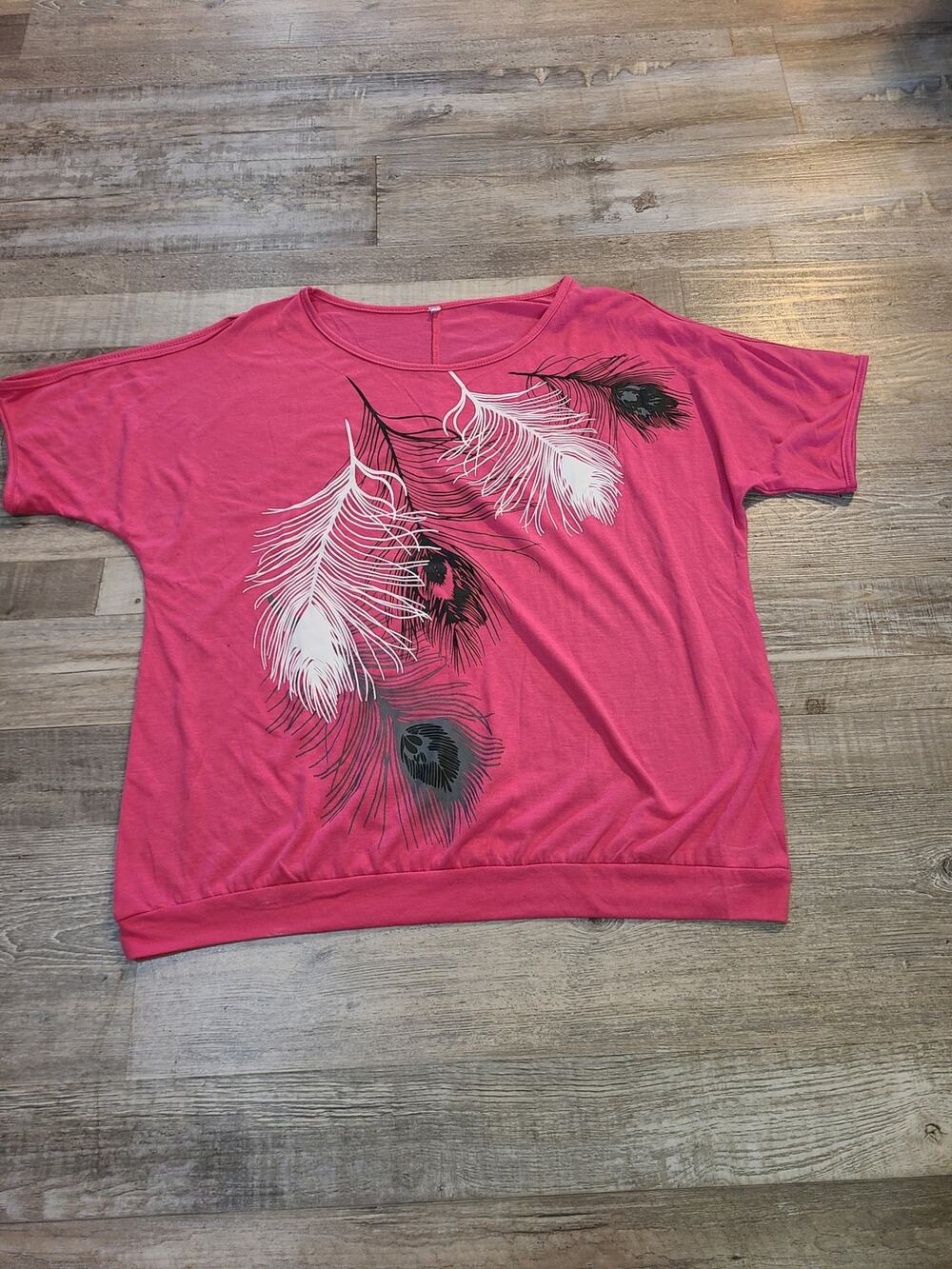 Unknown brand xxl women's cold shoulder feather print pink blouse